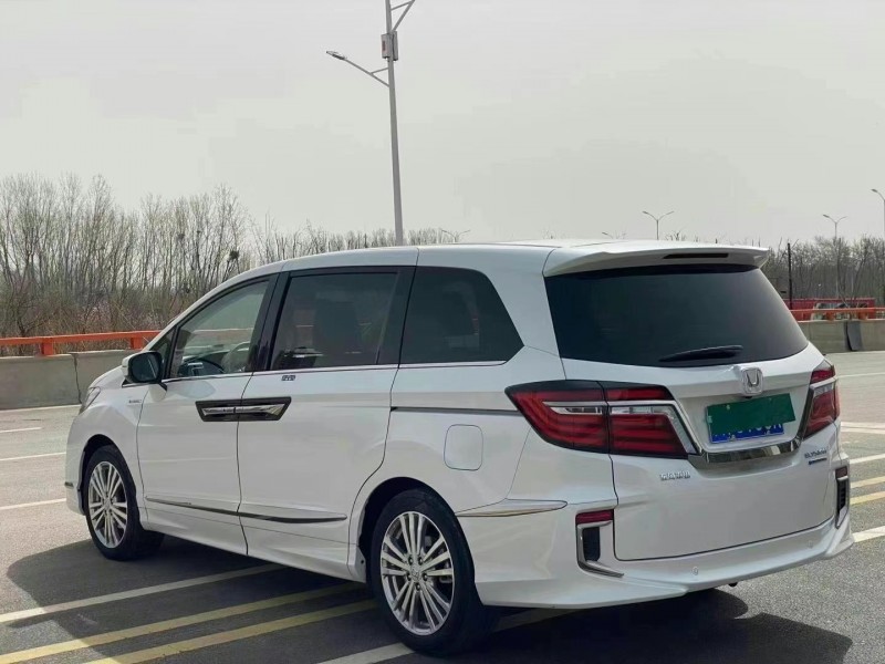 邢台17年本田艾力绅1