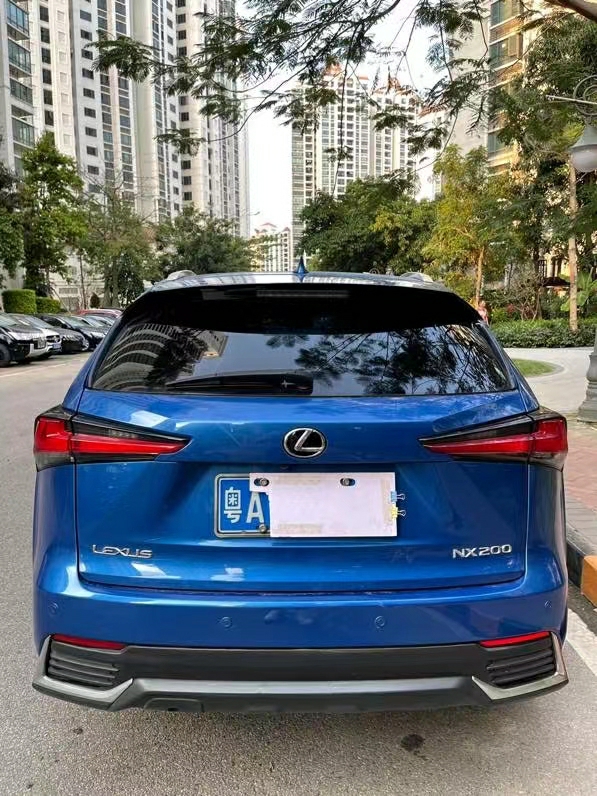 广州17年雷克萨斯NX8