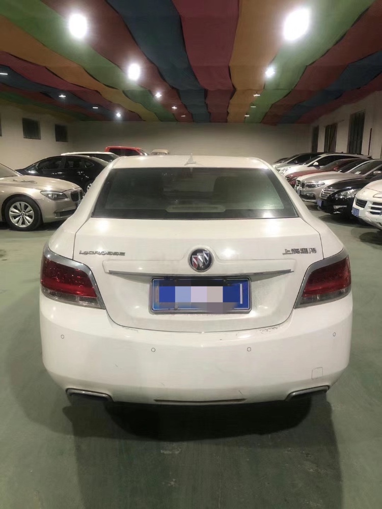 枣庄13年别克君越8