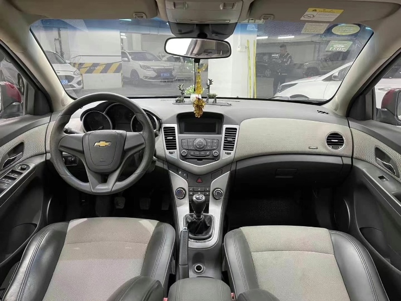 成都14年雪佛兰科鲁兹8