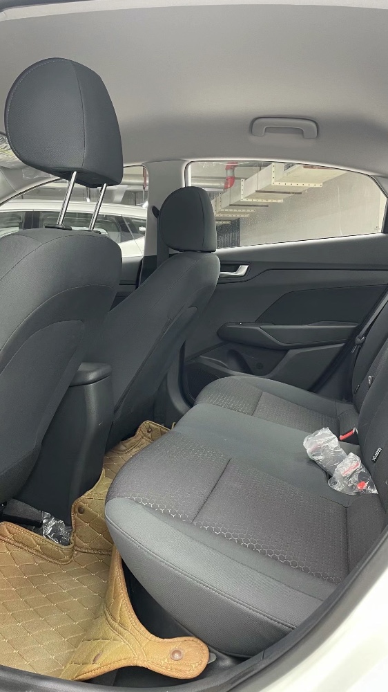 成都20年现代瑞纳7