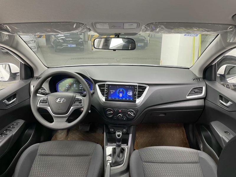 成都20年现代瑞纳9