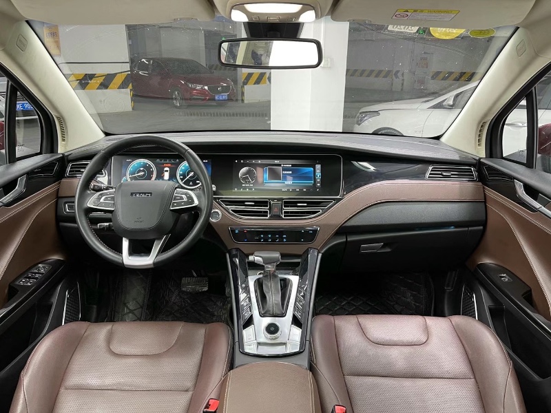 成都18年君马汽车S707