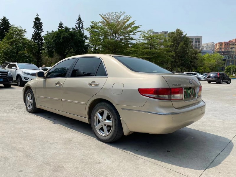 东莞04年本田雅阁4