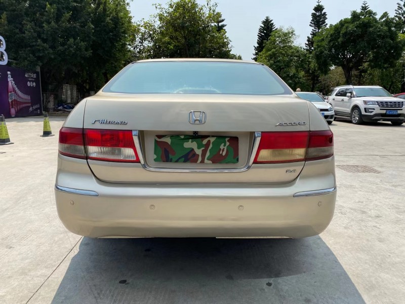 东莞04年本田雅阁9