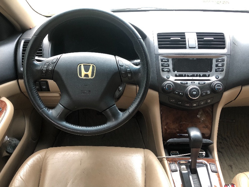 深圳06年本田雅阁4