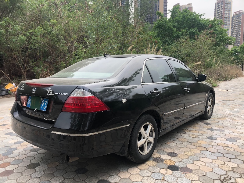 深圳06年本田雅阁2