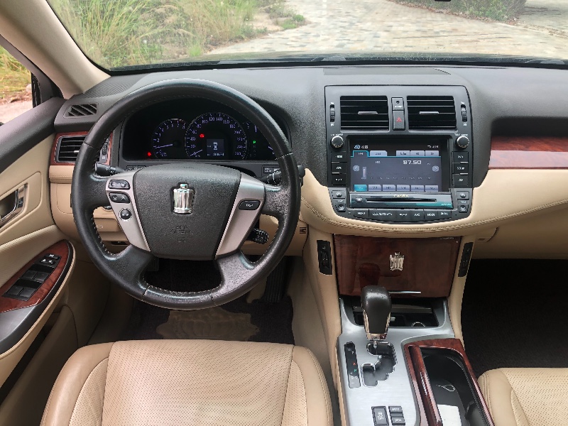 深圳13年丰田皇冠4