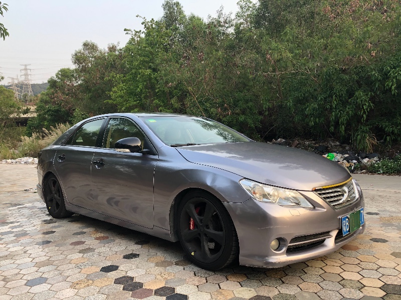 深圳13年丰田锐志8