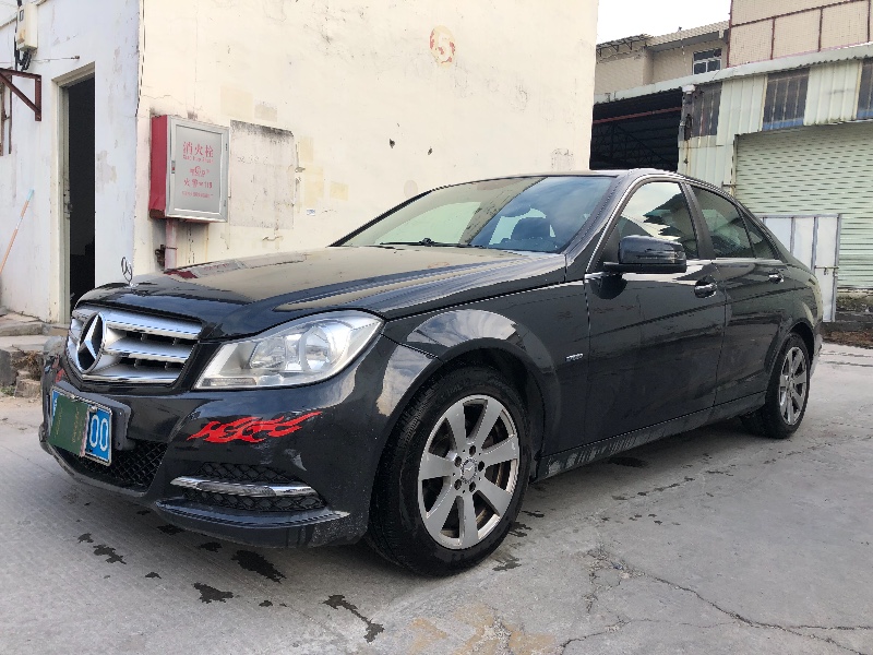 深圳12年奔驰C8