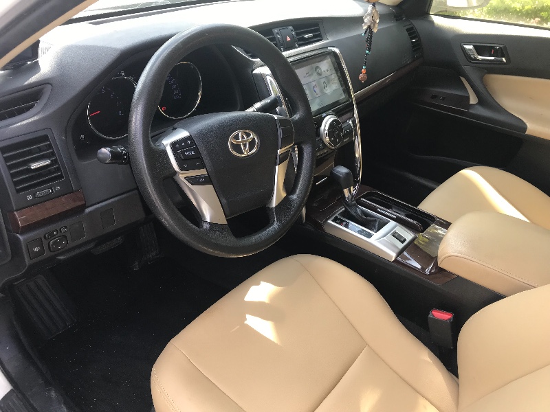 深圳14年丰田锐志6