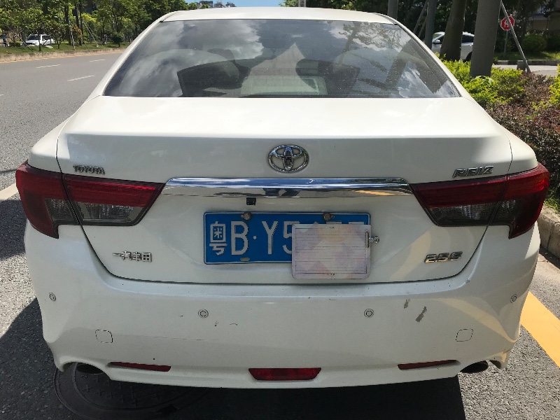 深圳14年丰田锐志3