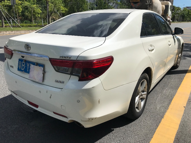 深圳14年丰田锐志2