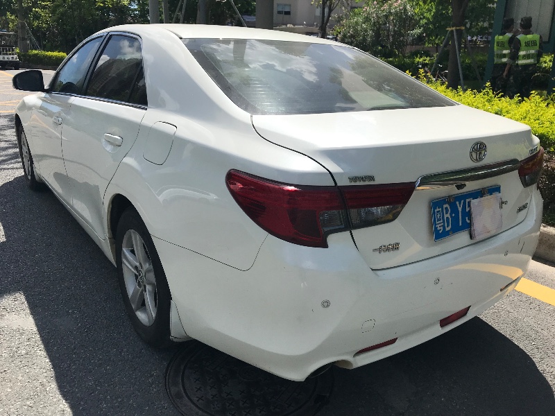 深圳14年丰田锐志1