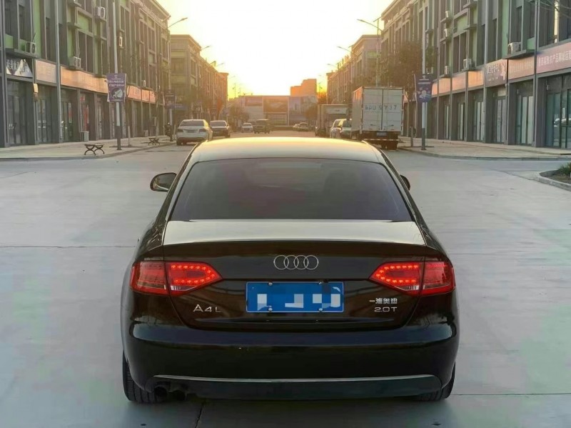 泰安11年奧迪A4L5