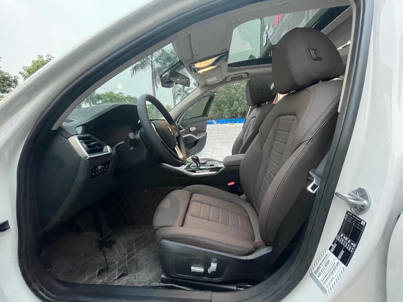 佛山21年宝马3系4