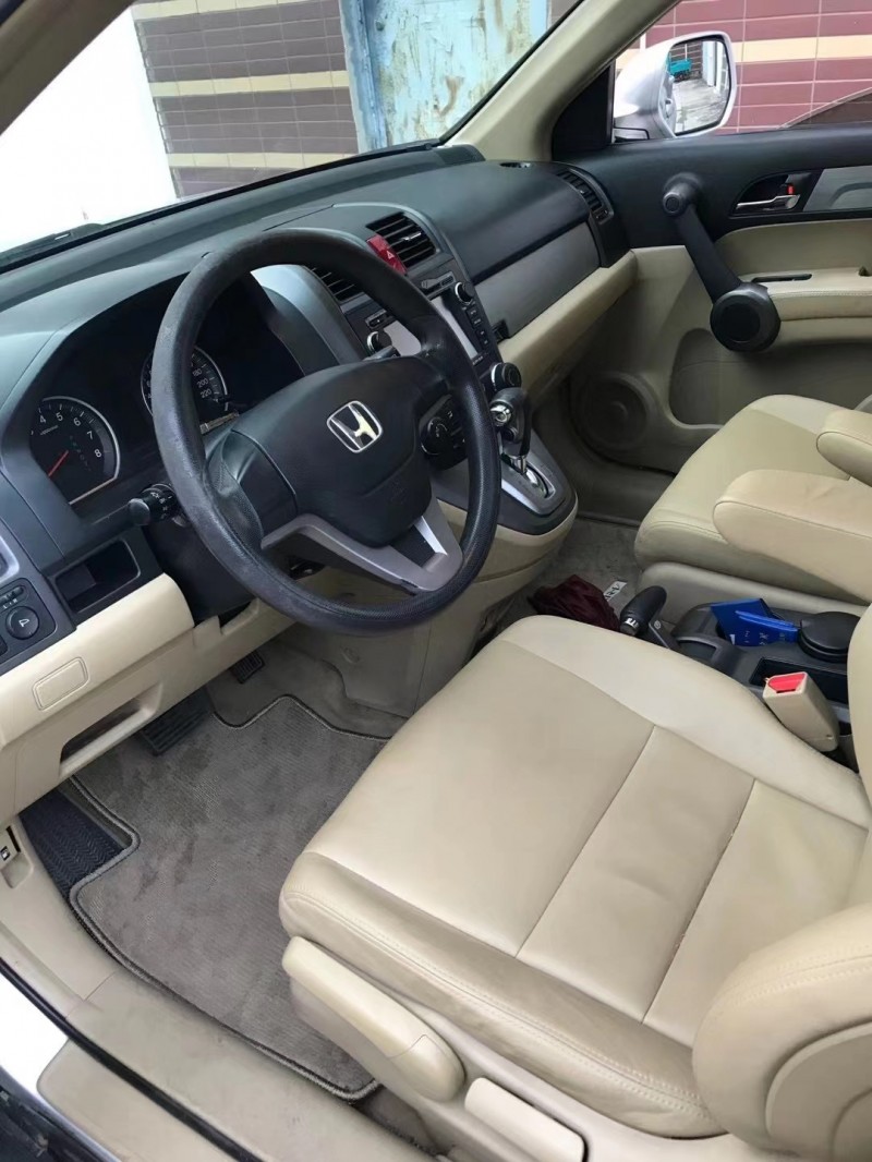 济宁12年本田CRV3