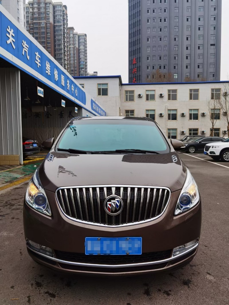 保定16年别克GL81