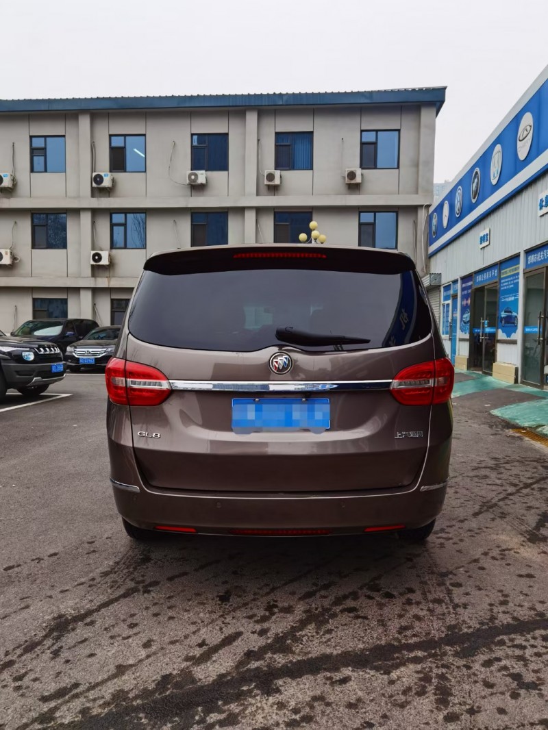 保定16年别克GL82