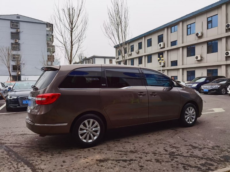 保定16年别克GL85