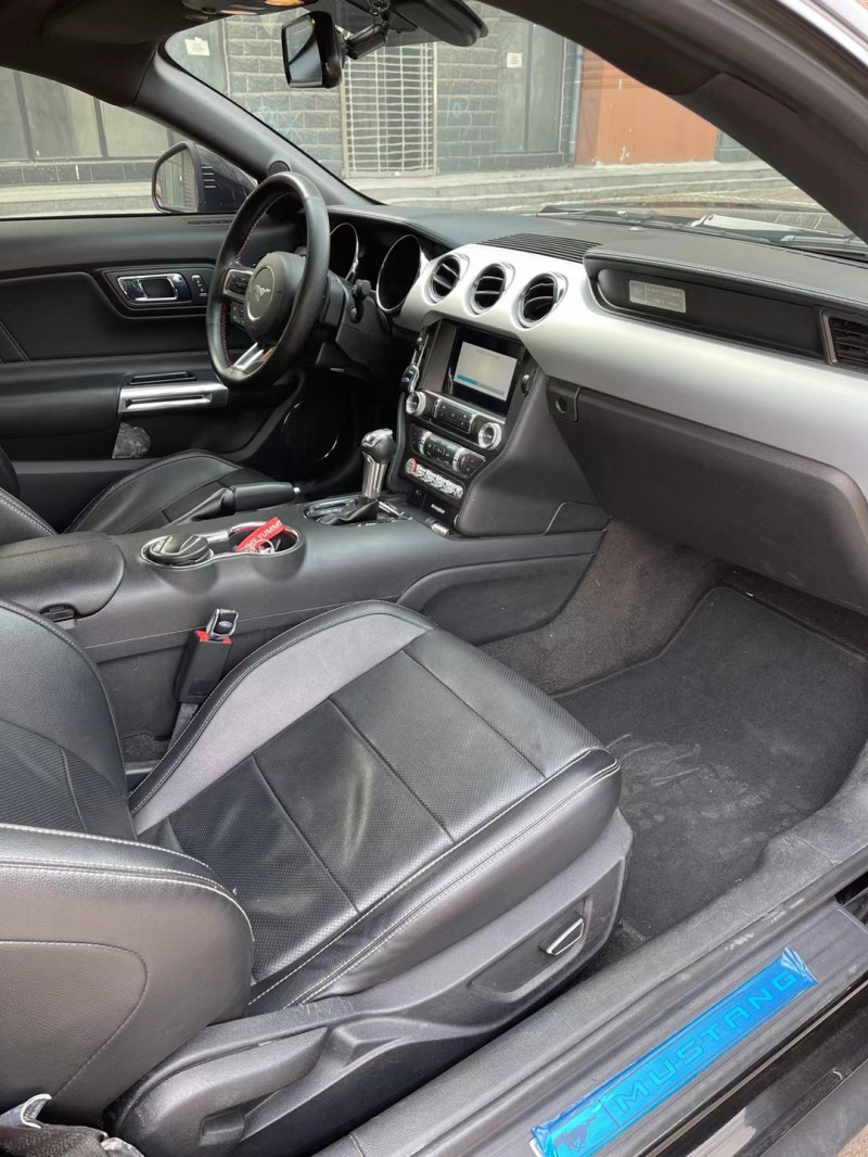 邢台17年福特野马6