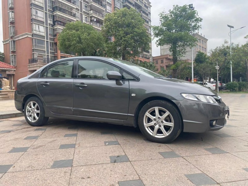 东莞11年本田思域2