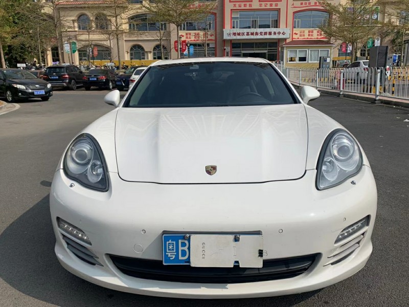 广州12年保时捷帕拉梅拉1