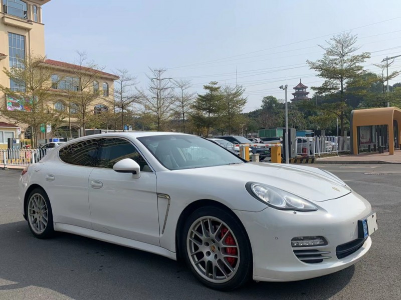 广州12年保时捷帕拉梅拉2