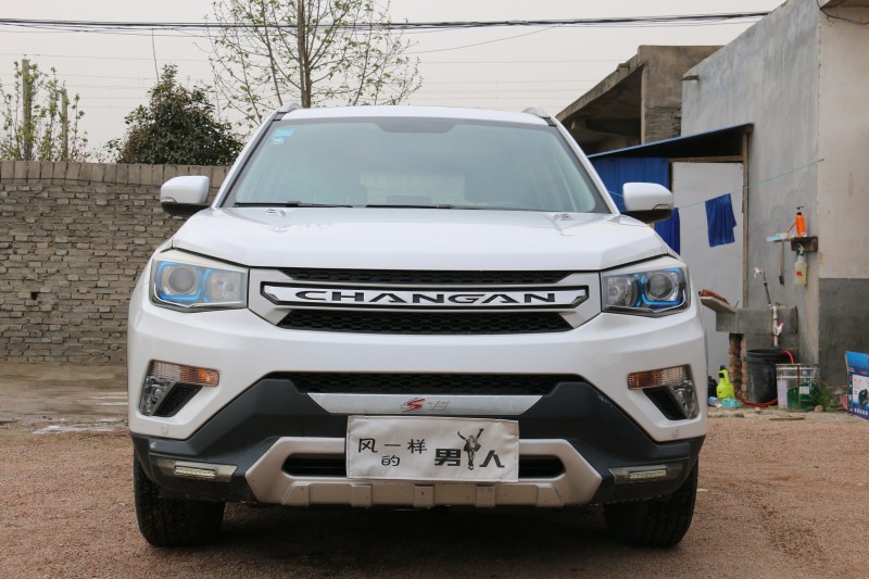 南陽15年長安汽車CS759