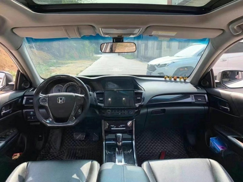 江门17年本田雅阁5