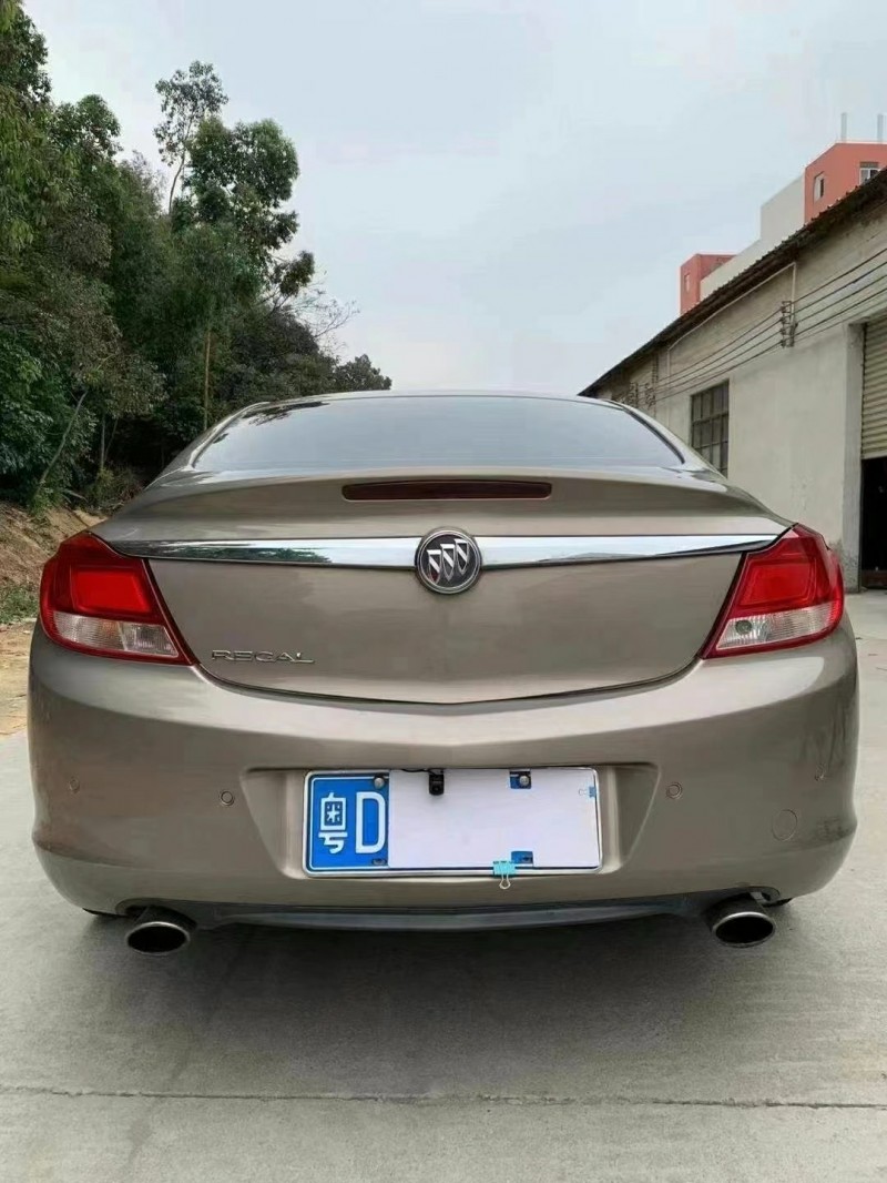 江门11年别克君威8