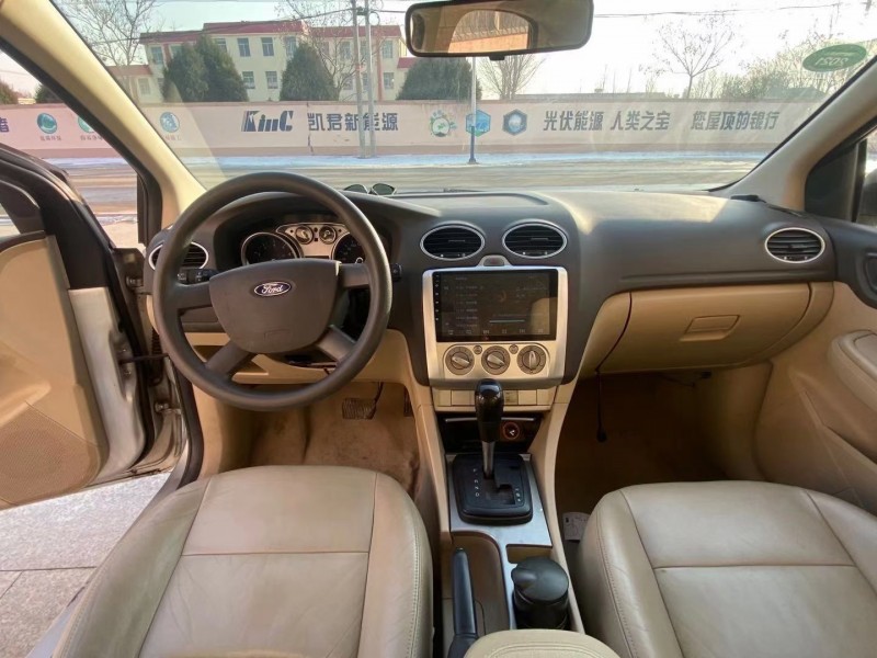 青岛11年福特福克斯6