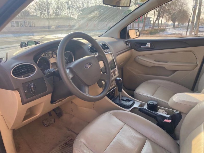 青岛11年福特福克斯9