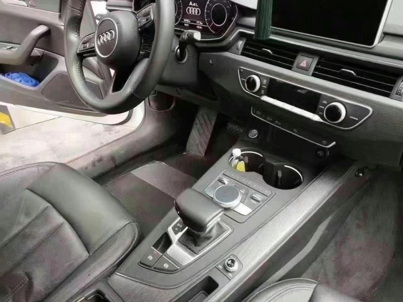 成都17年奥迪A4L4