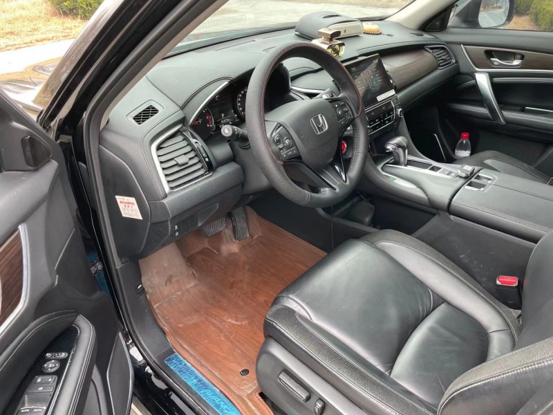 盐城18年本田冠道8