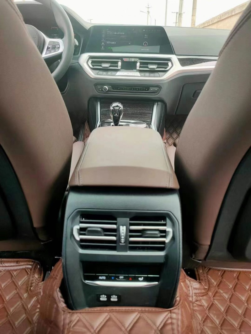 成都20年宝马3系4