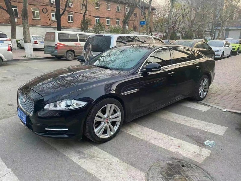 泰安13年捷豹XJ3