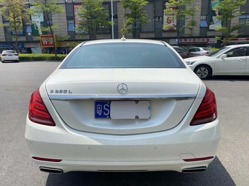 广州17年奔驰S4