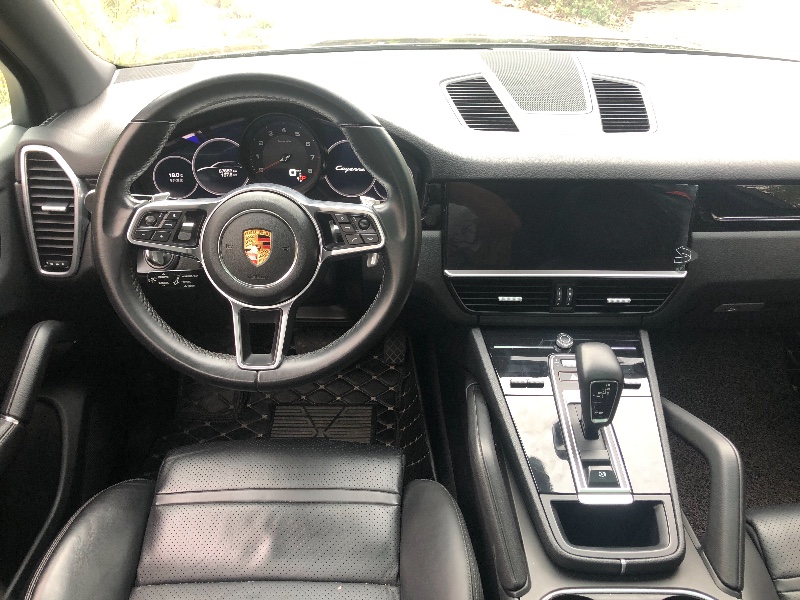 深圳18年保时捷卡宴4