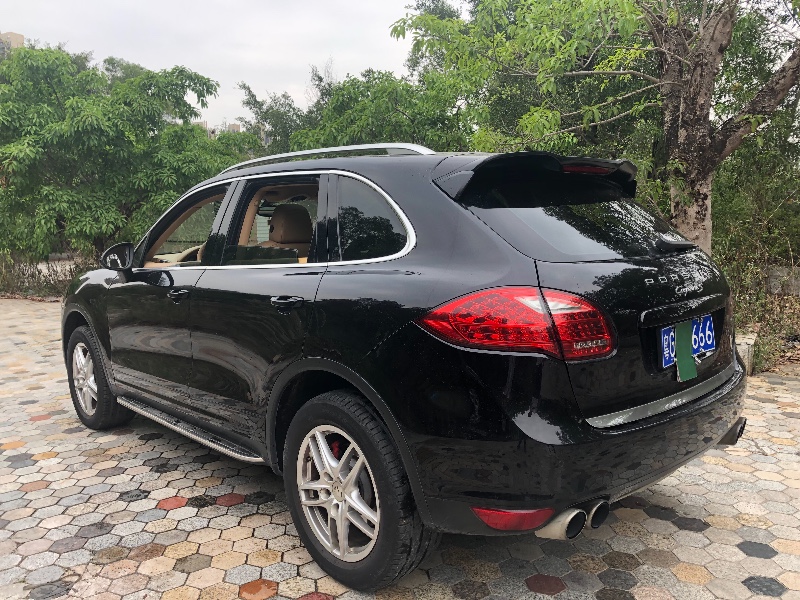 深圳12年保时捷卡宴1