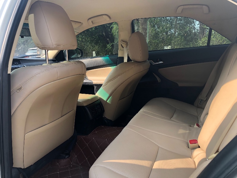 深圳14年丰田锐志3