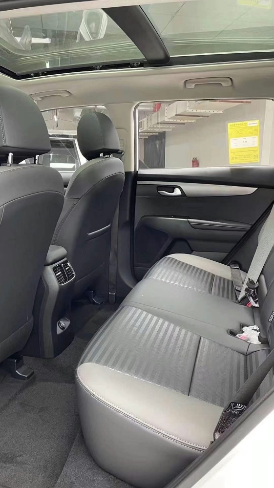 成都21年起亚智跑9