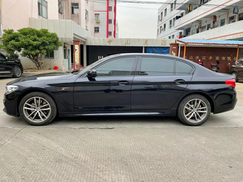 中山19年宝马5系2