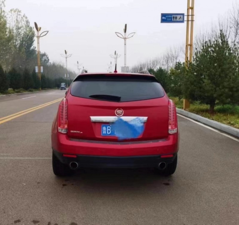 济宁10年凯迪拉克SRX4