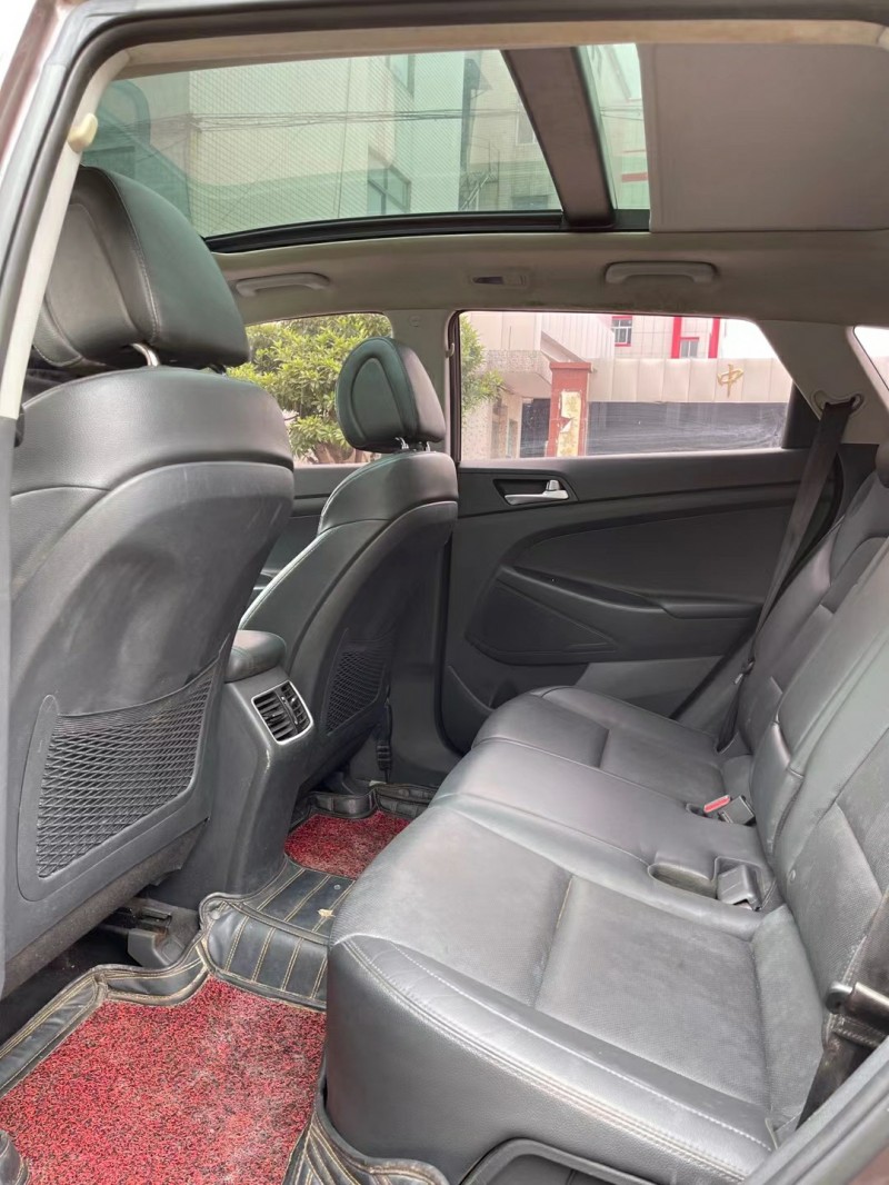 中山16年现代途胜7