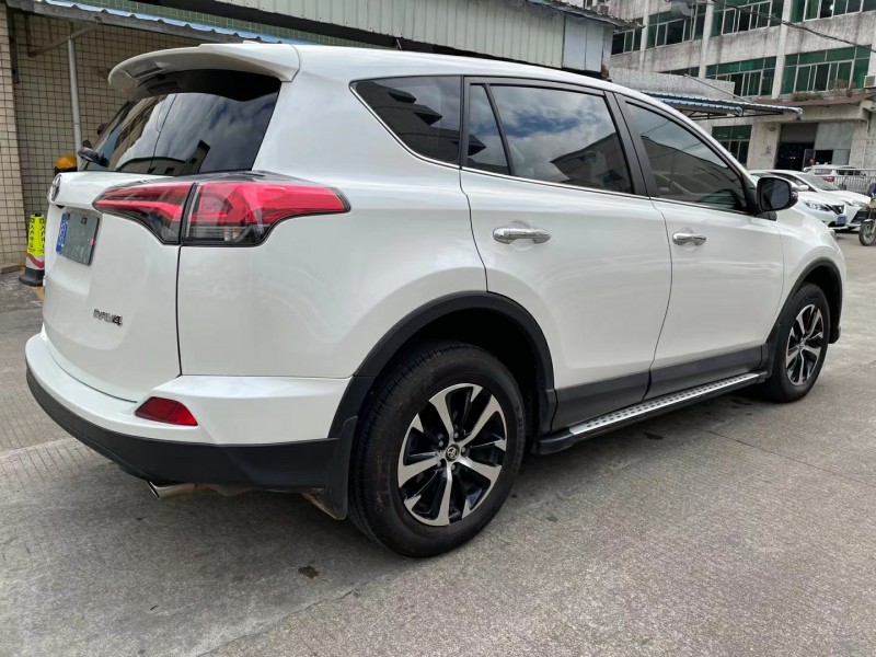 中山19年丰田RAV45