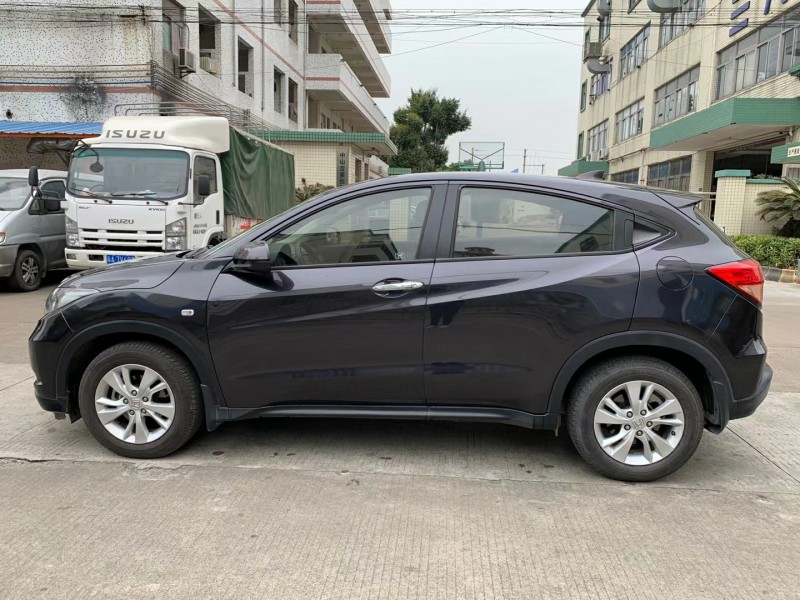 中山16年本田缤智4