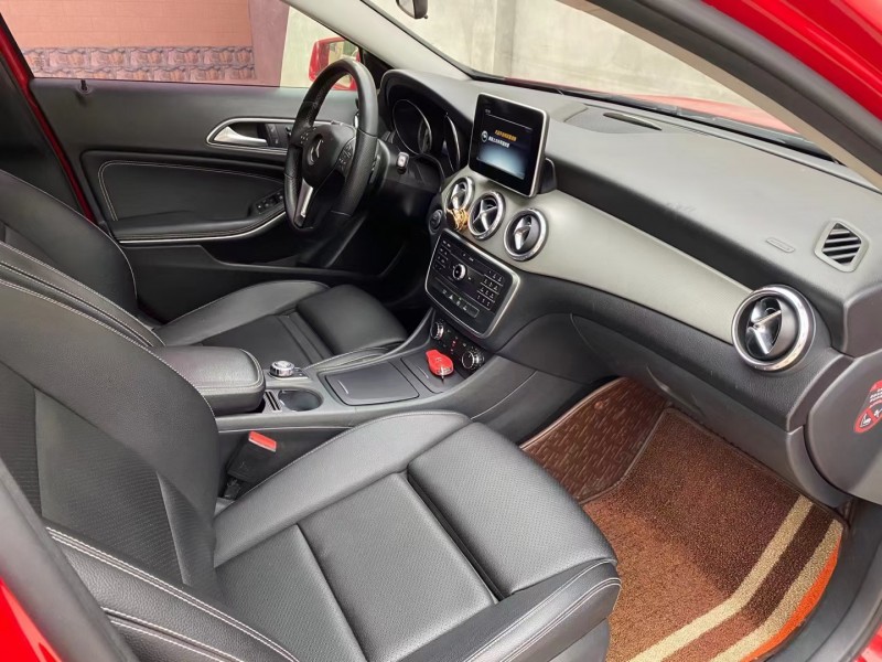 保定16年奔驰GLA7