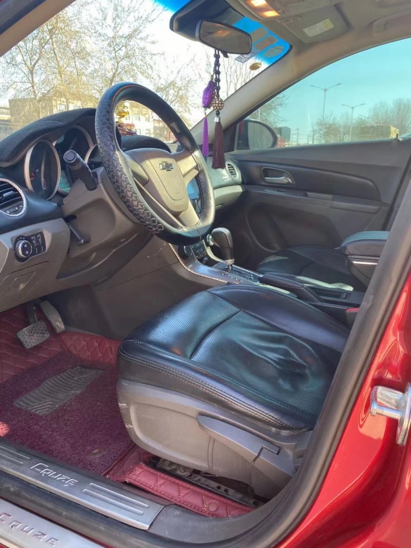 保定16年雪佛兰科鲁兹8