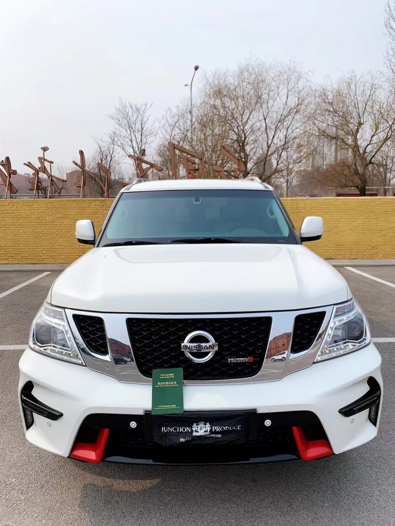 保定18年日产途乐8